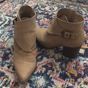 Qupid brown booties